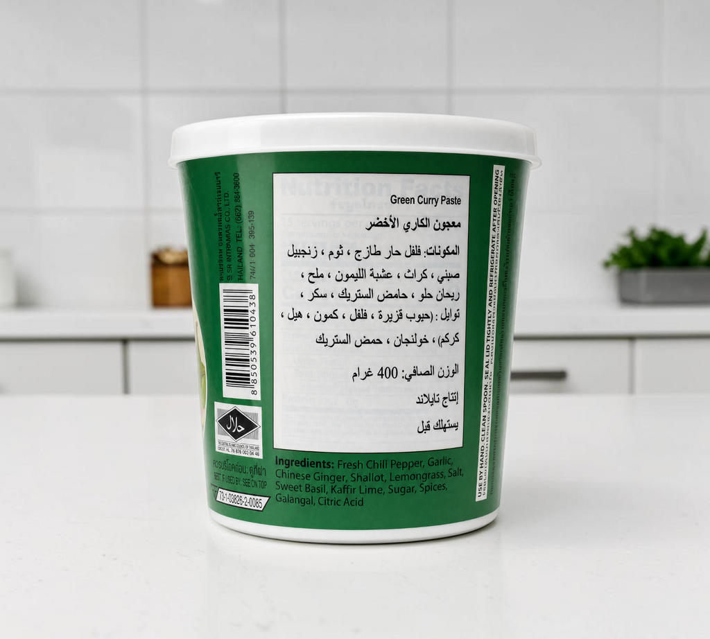 Thai Ranee Mae Sri green curry paste in a 400g plastic tub with ingredient label and nutritional information